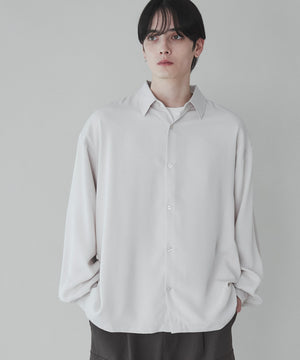 Lベージュ モデル：180cm L着用