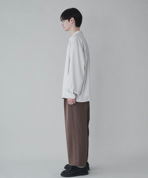 Lベージュ モデル：180cm L着用