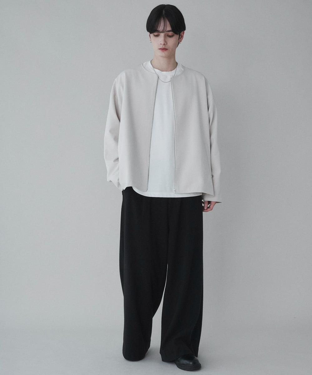 Lベージュ モデル：180cm L着用