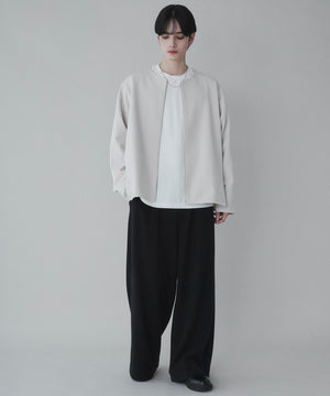 Lベージュ モデル：180cm L着用