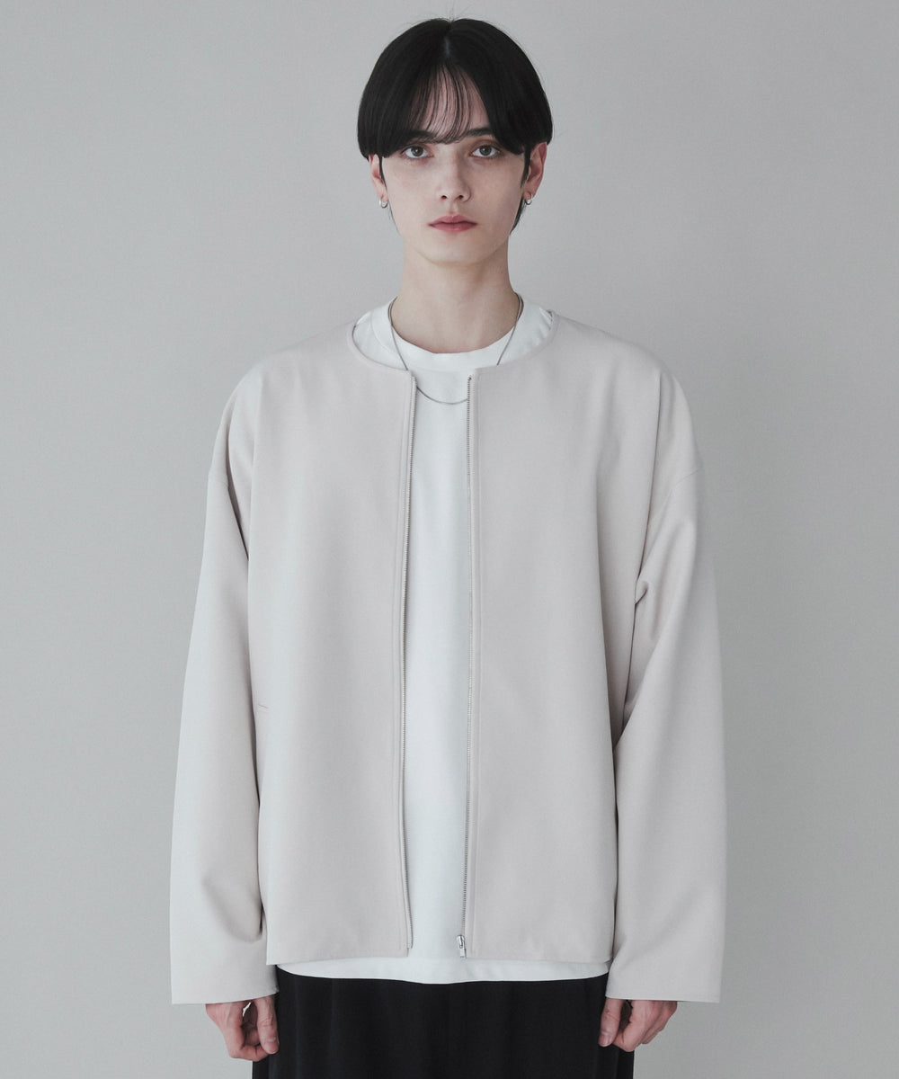 Lベージュ モデル：180cm L着用