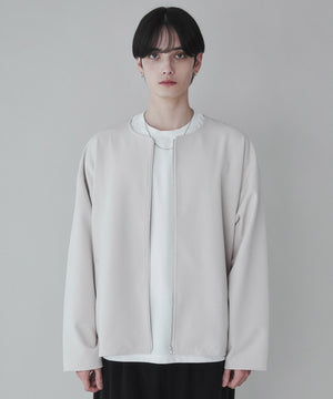 Lベージュ モデル：180cm L着用