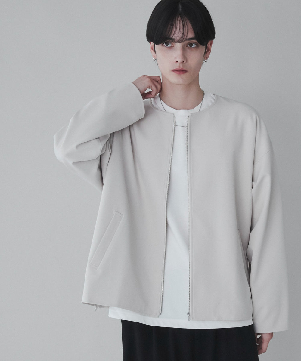 Lベージュ モデル：180cm L着用