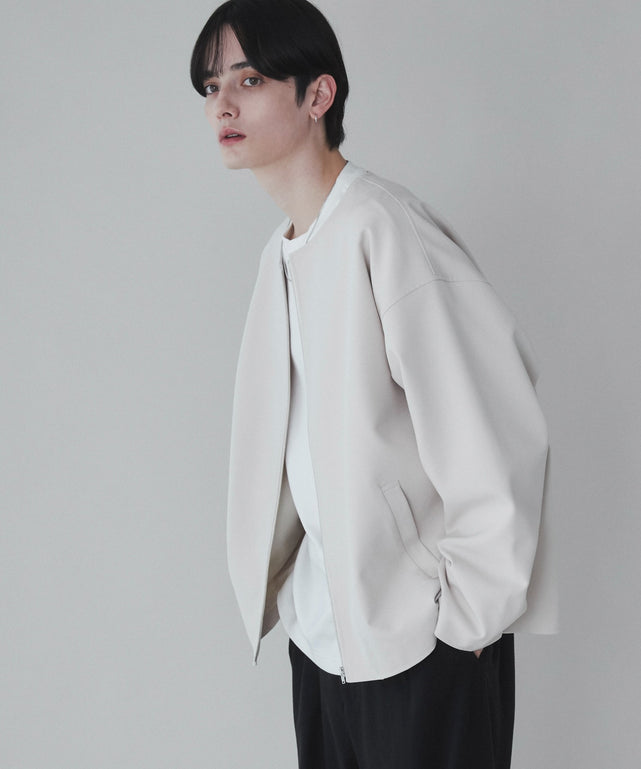 Lベージュ モデル：180cm L着用