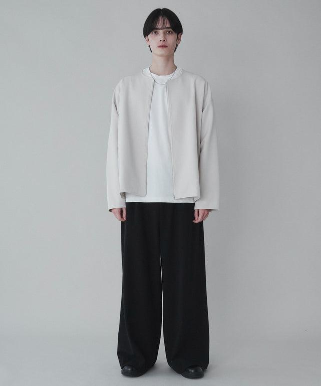 Lベージュ モデル：180cm L着用