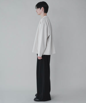 Lベージュ モデル：180cm L着用