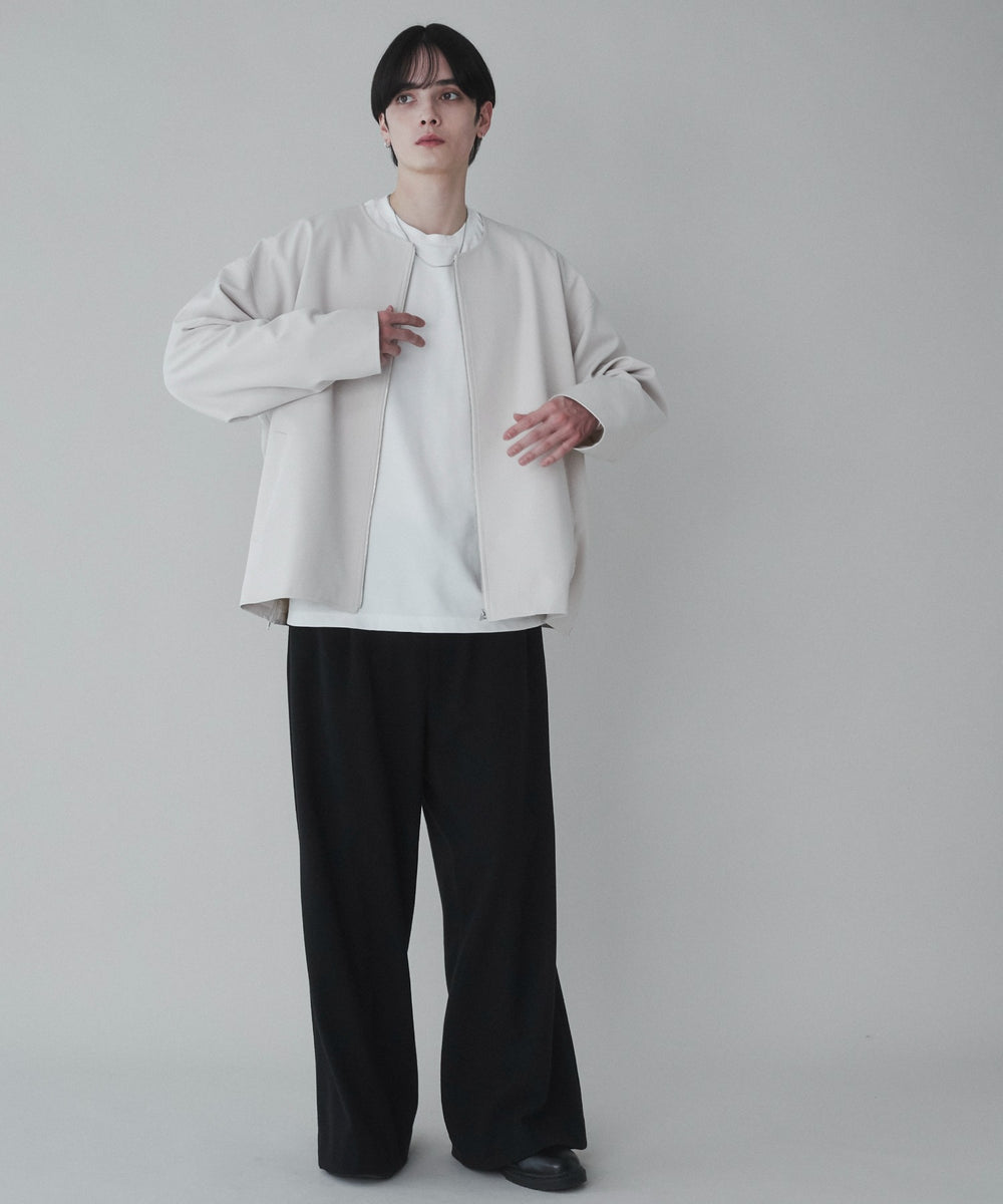 Lベージュ モデル：180cm L着用