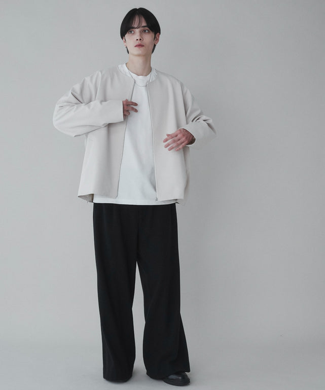 Lベージュ モデル：180cm L着用