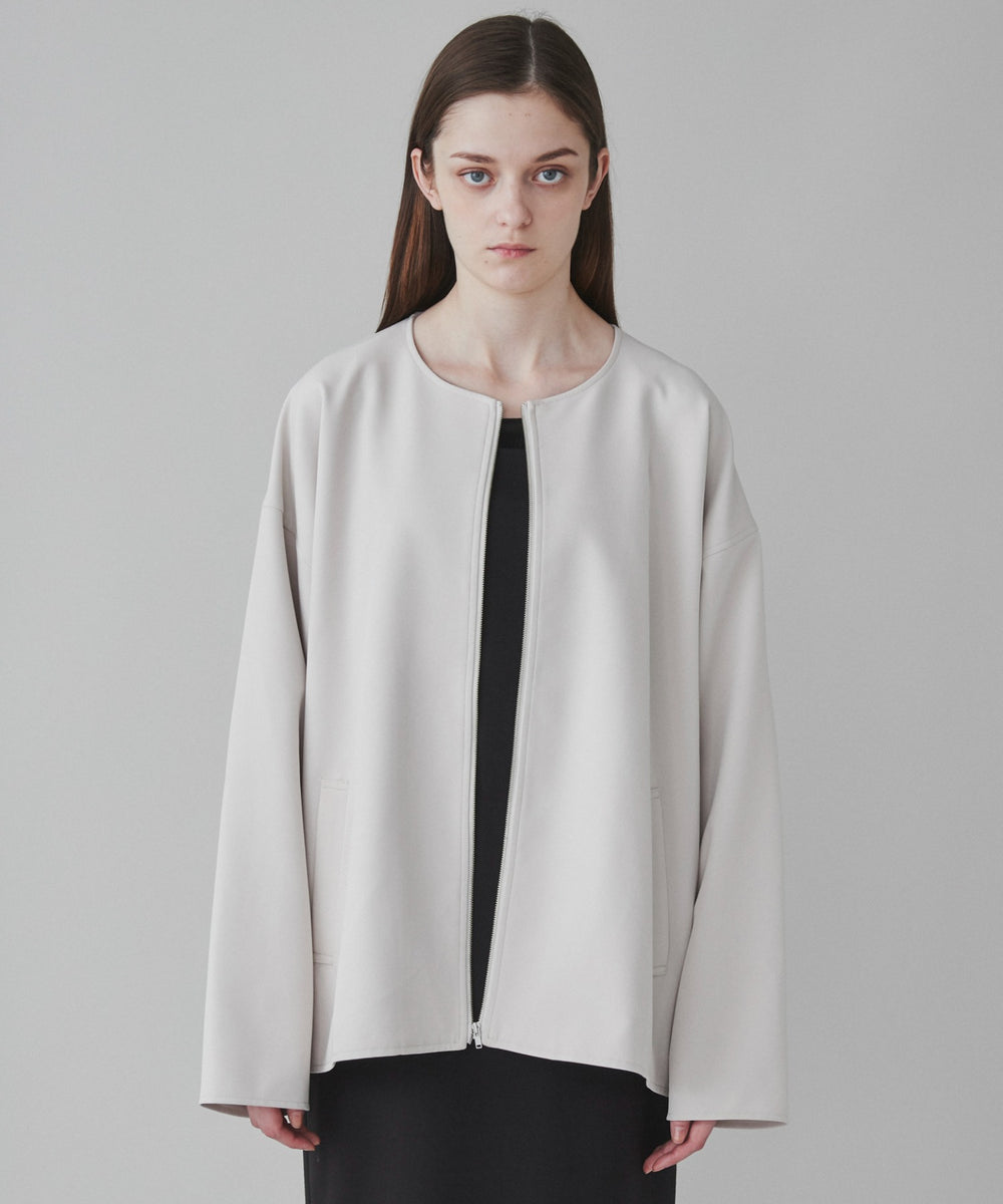 Lベージュ モデル：173cm L着用