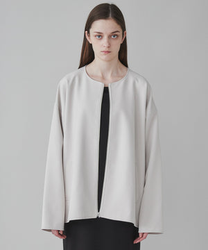 Lベージュ モデル：173cm L着用