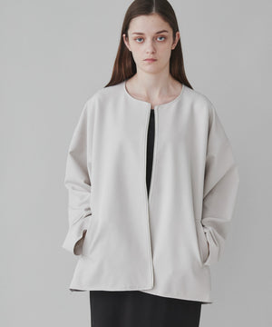 Lベージュ モデル：173cm L着用