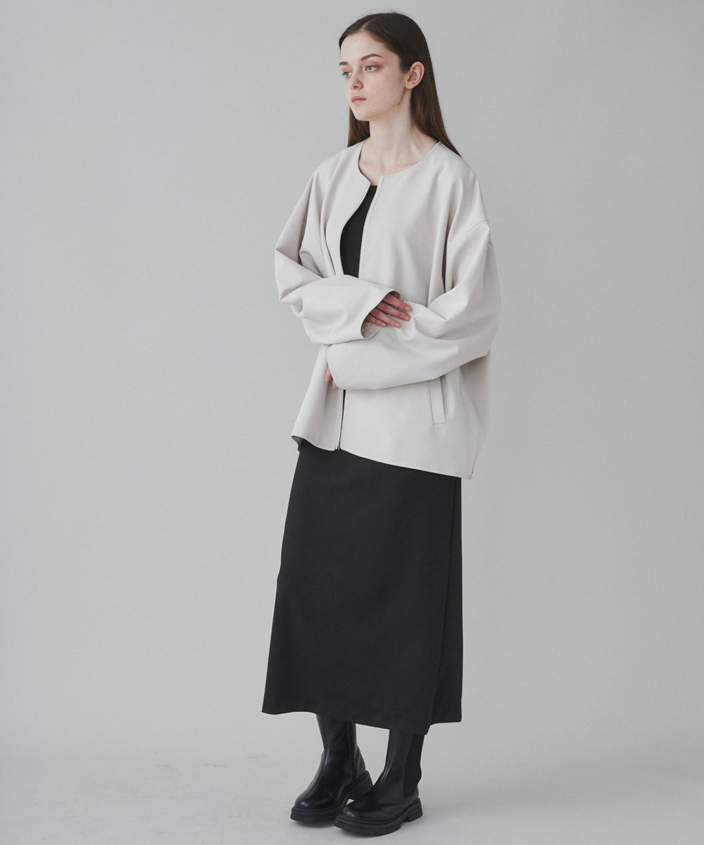 Lベージュ モデル：173cm L着用