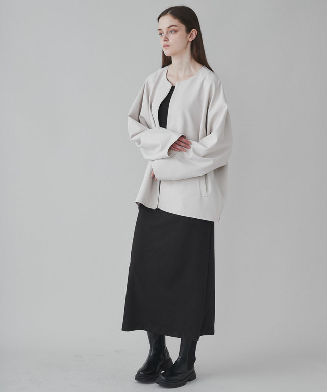 Lベージュ モデル：173cm L着用