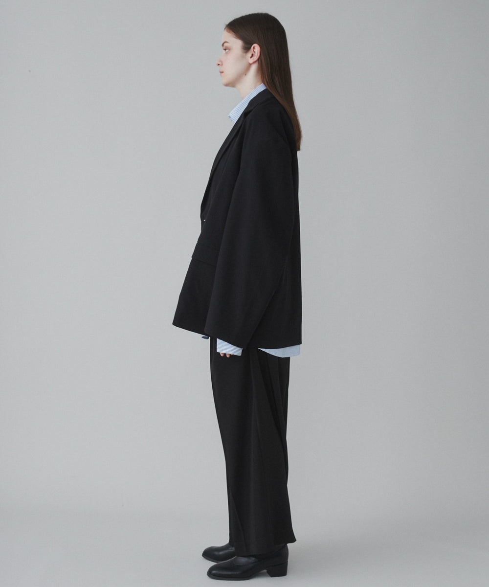 ブラック モデル：173cm L着用