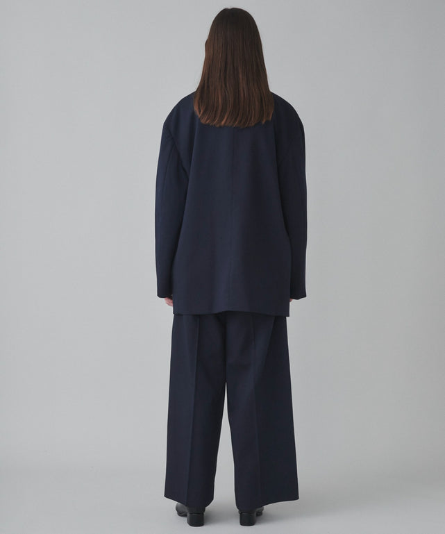 ネイビー モデル：173cm L着用