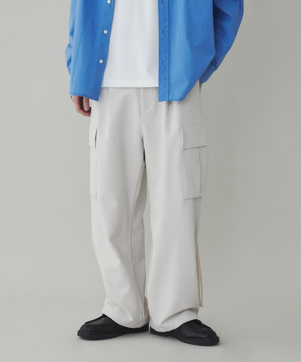 Lベージュ モデル：180cm L着用