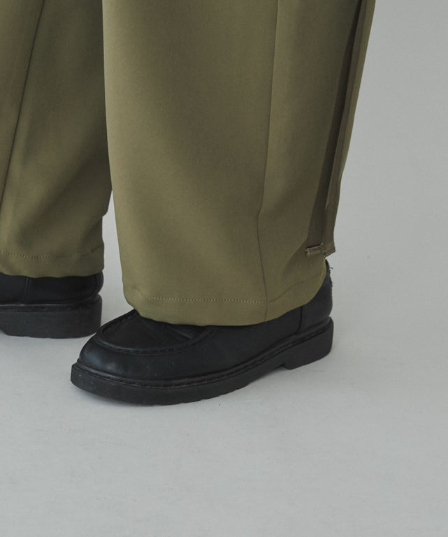 Lベージュ モデル：180cm L着用