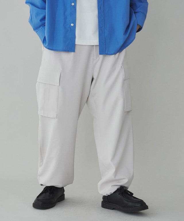 Lベージュ モデル：180cm L着用