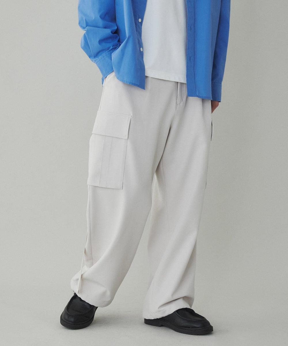 Lベージュ モデル：180cm L着用