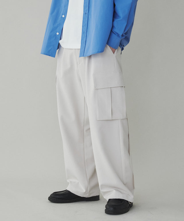 Lベージュ モデル：180cm L着用