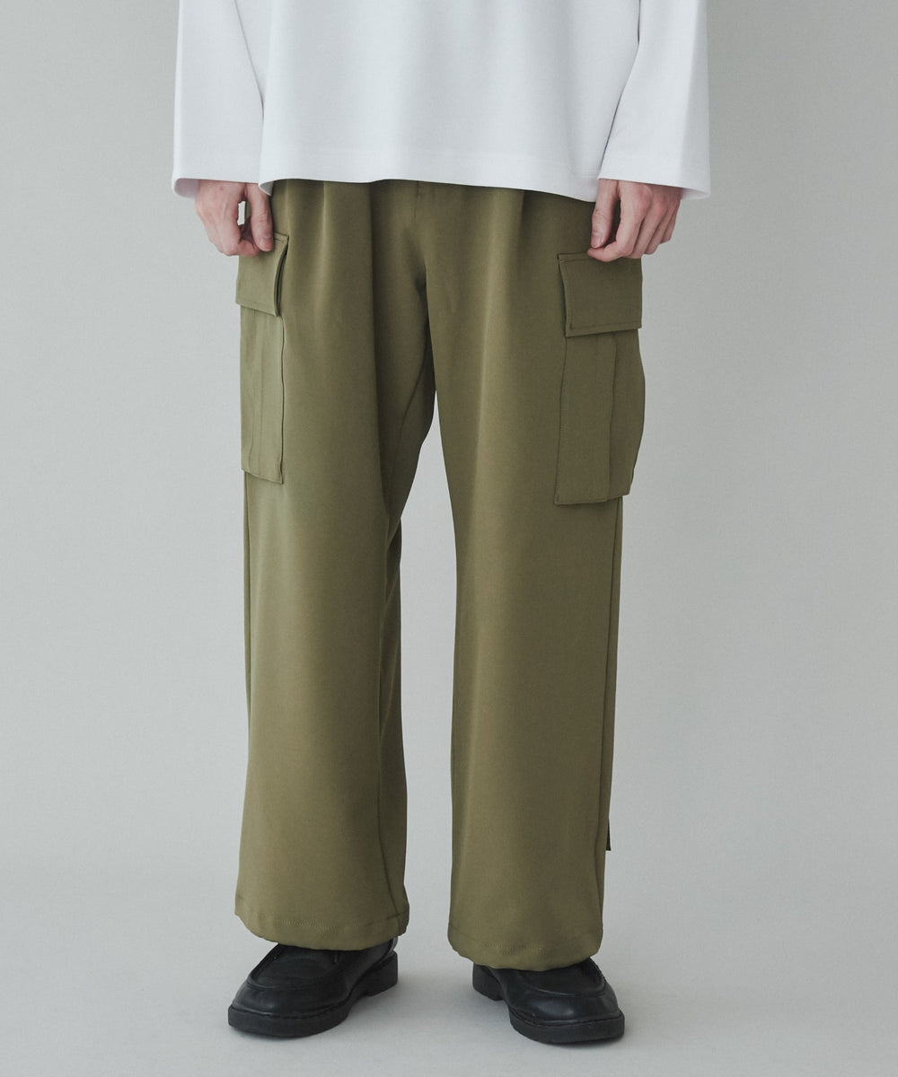 カーキ モデル：180cm L着用