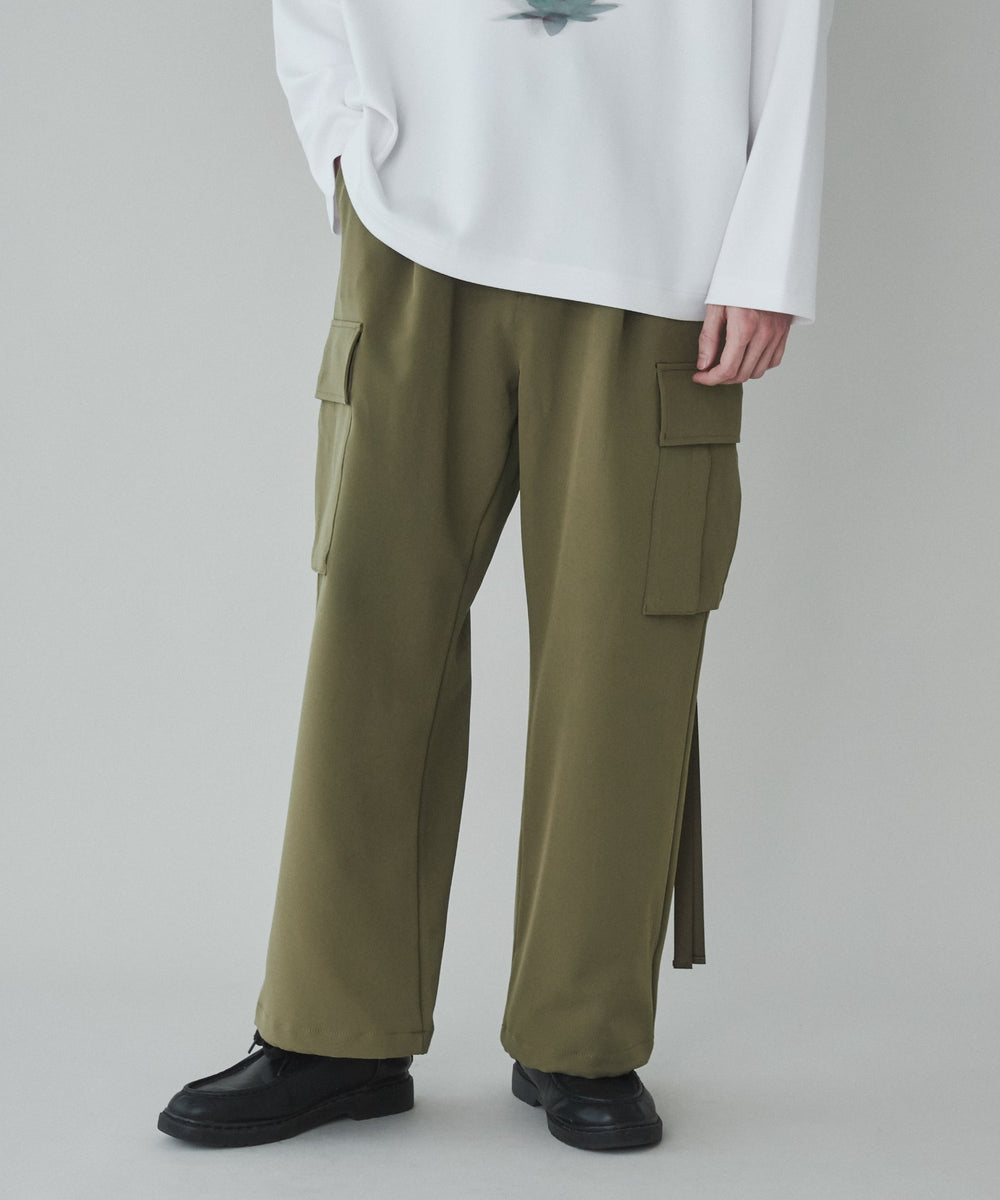 カーキ モデル：180cm L着用