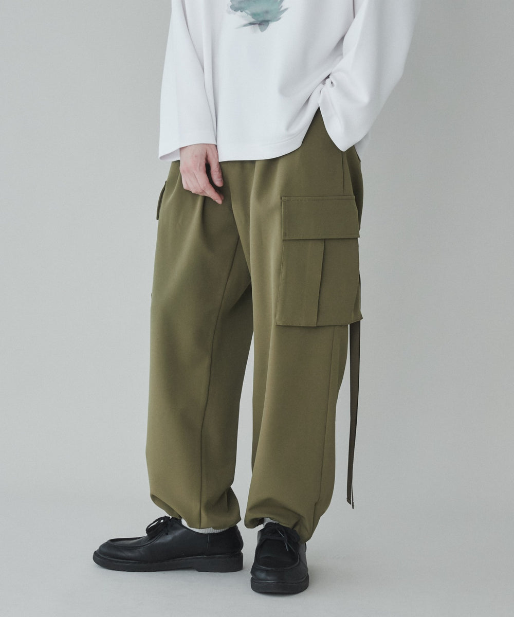 カーキ モデル：180cm L着用