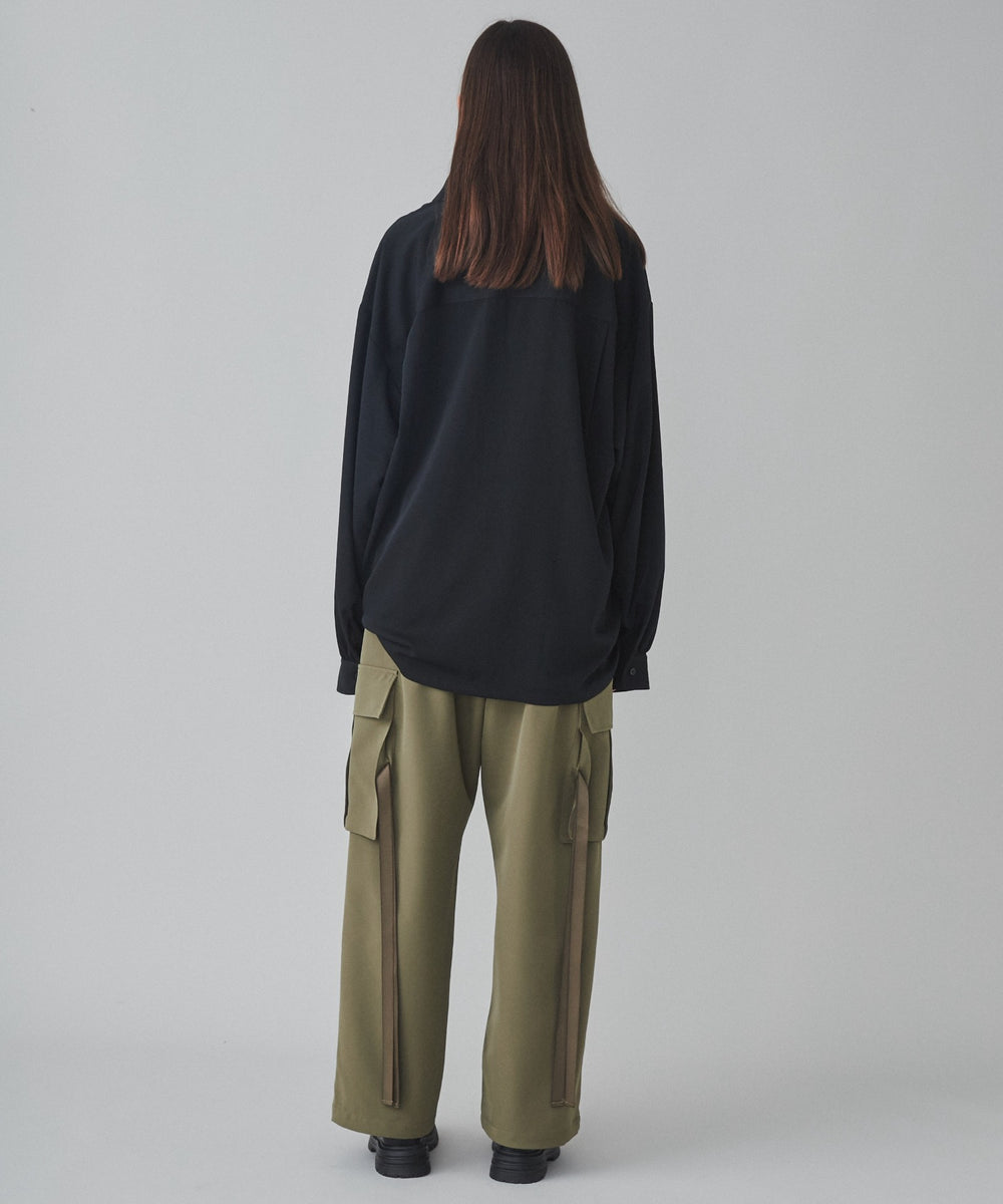 カーキ モデル：173cm L着用