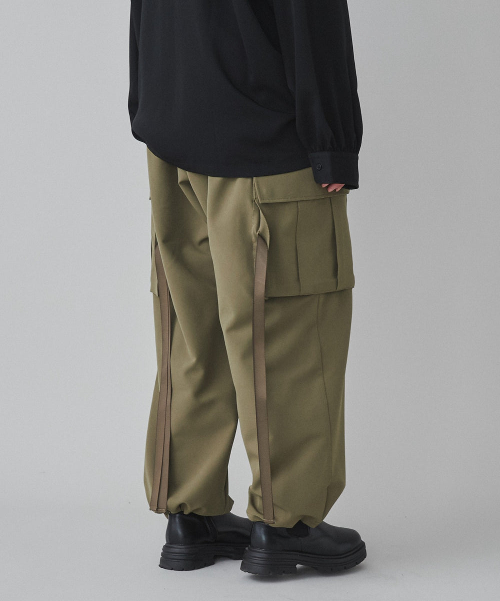 カーキ モデル：173cm L着用