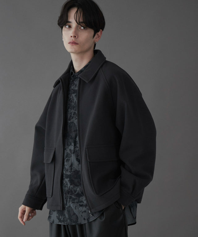 ブラック モデル：180cm L着用