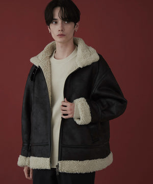 ブラックその他 モデル：180cm L着用