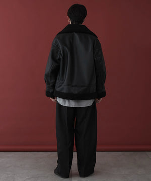 ブラック モデル：180cm L着用