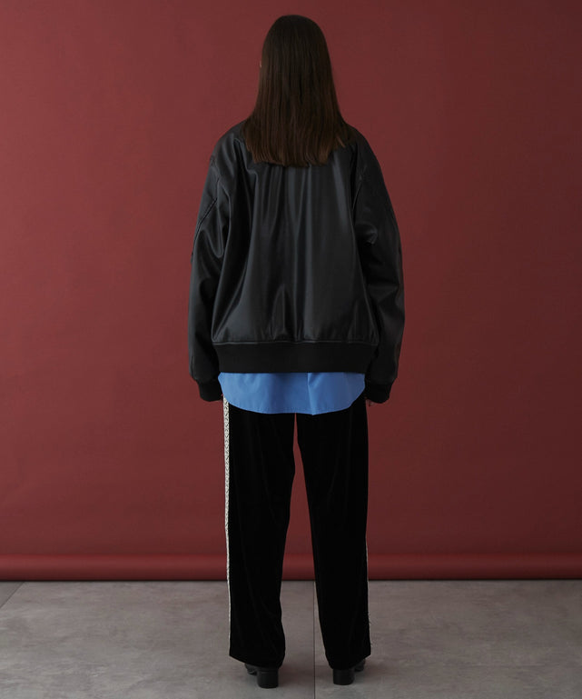 ブラック モデル：173cm L着用