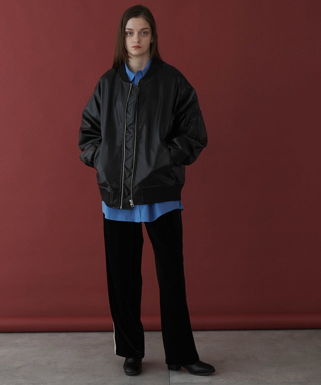 ブラック モデル：173cm L着用