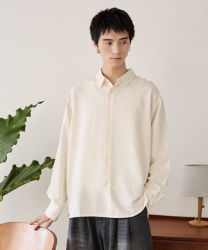 オフホワイト モデル：180cm L着用