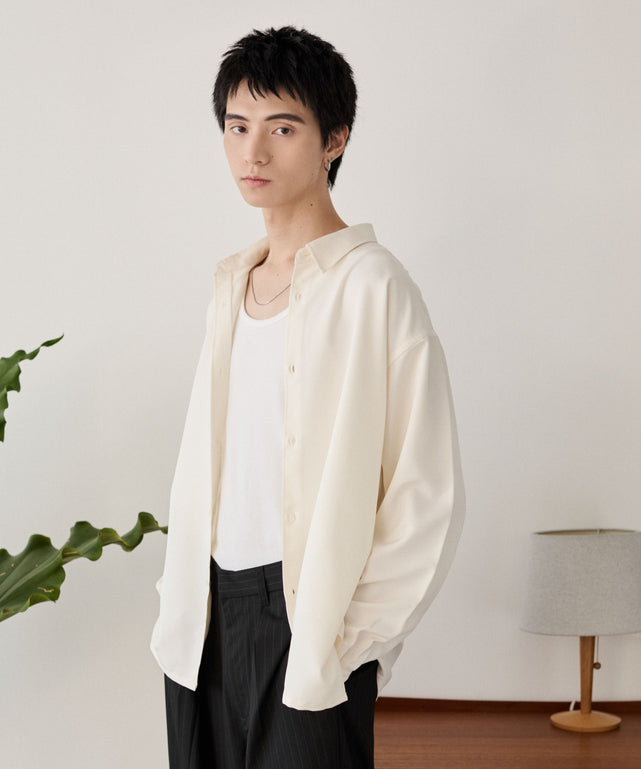 オフホワイト モデル：180cm L着用