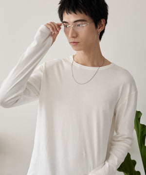 ホワイト モデル：180cm L着用