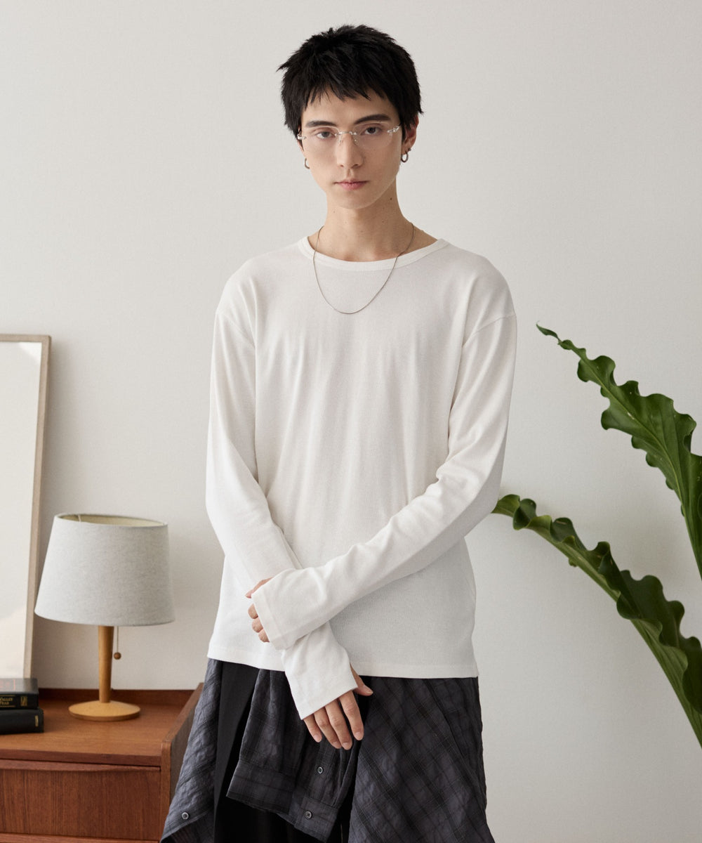 ホワイト モデル：180cm L着用