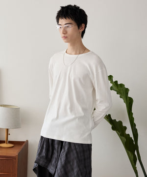 ホワイト モデル：180cm L着用