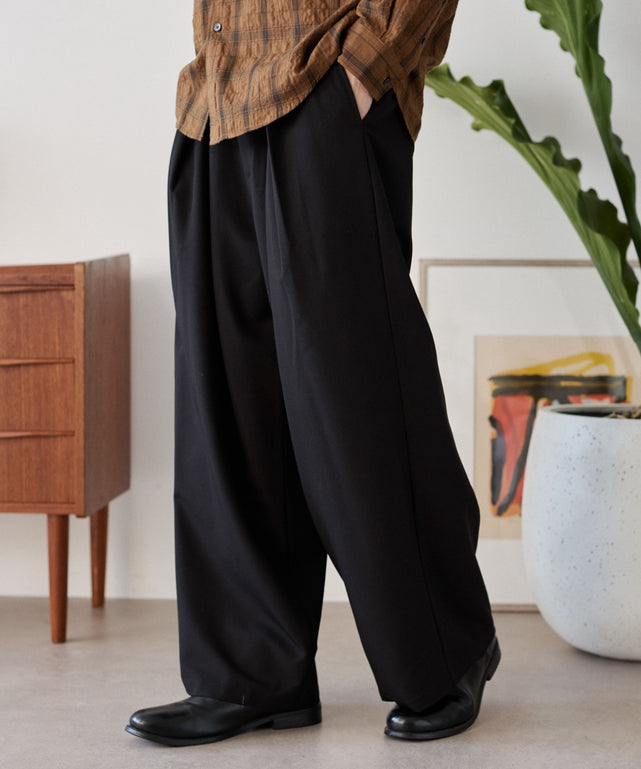 ブラック モデル：180cm L着用