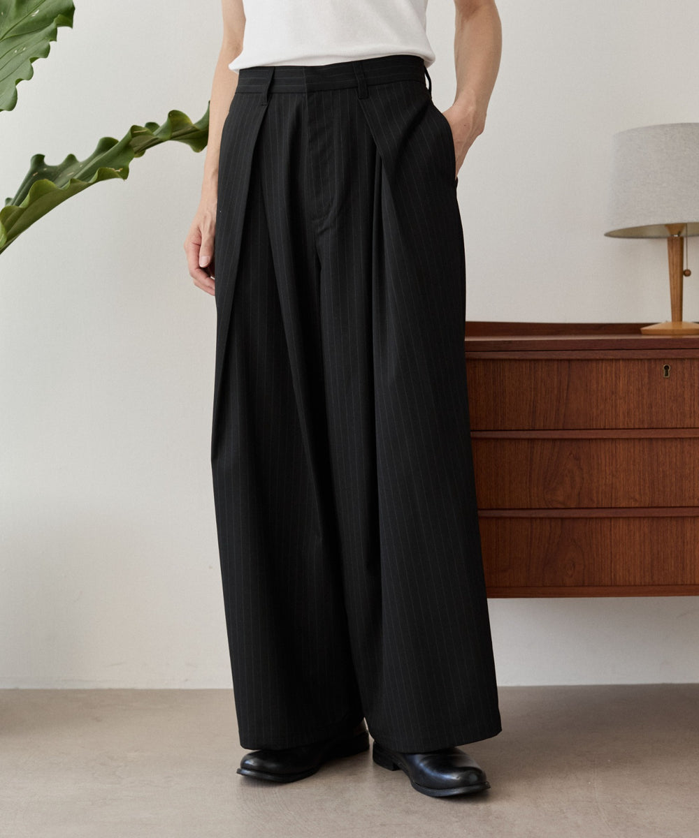 ブラックストライプ モデル：180cm L着用