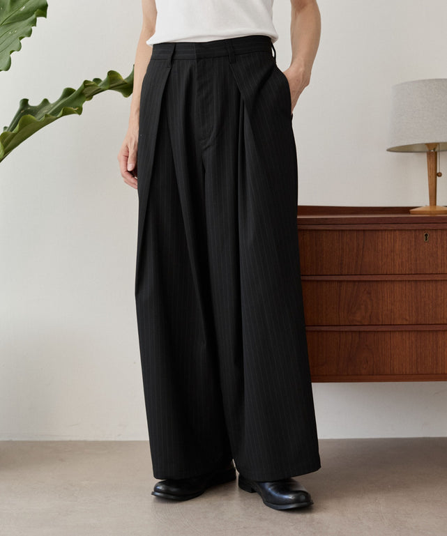 ブラックストライプ モデル：180cm L着用