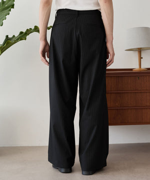 ブラックストライプ モデル：180cm L着用