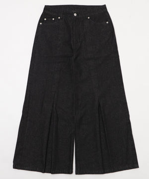 ﾃﾞﾆﾑﾌﾞﾗｯｸ