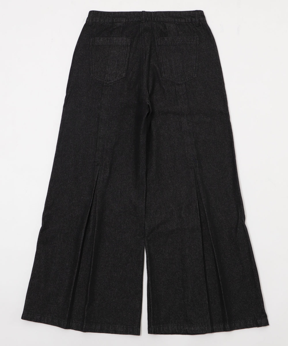 ﾃﾞﾆﾑﾌﾞﾗｯｸ