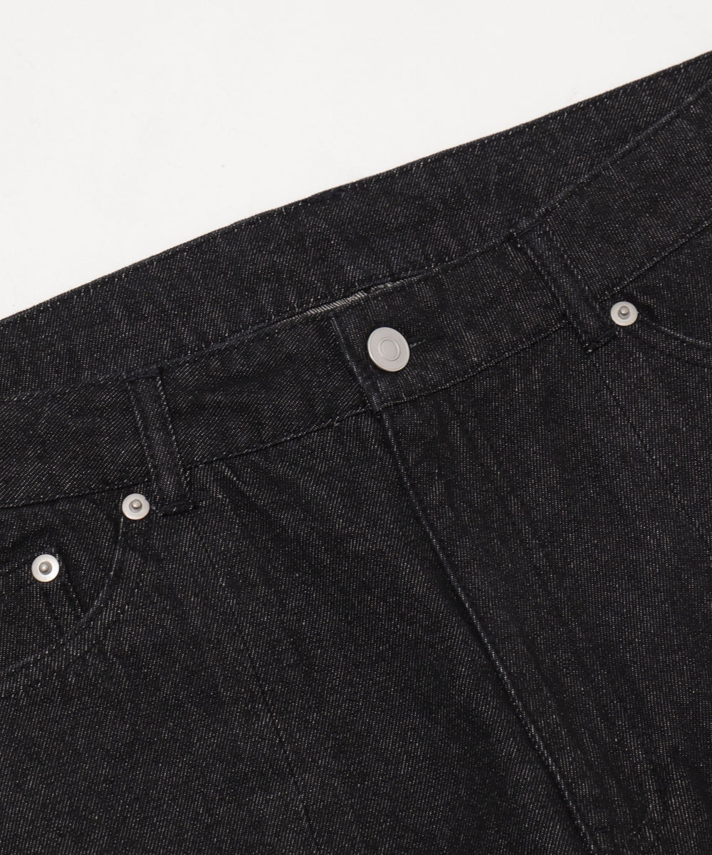 ﾃﾞﾆﾑﾌﾞﾗｯｸ