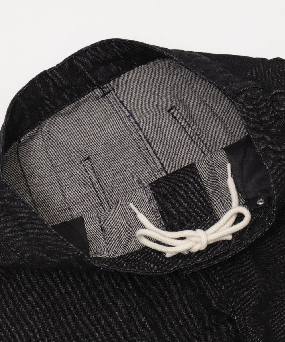 ﾃﾞﾆﾑﾌﾞﾗｯｸ