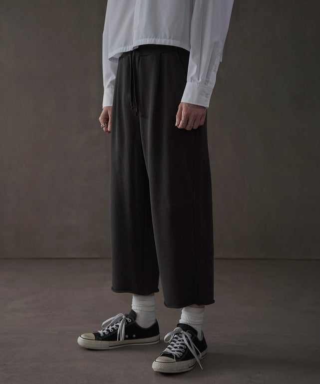 クロップドスウェットパンツ/チャコール　モデル：180㎝　L着用