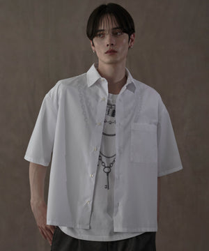 ホワイト　モデル：180㎝　L着用