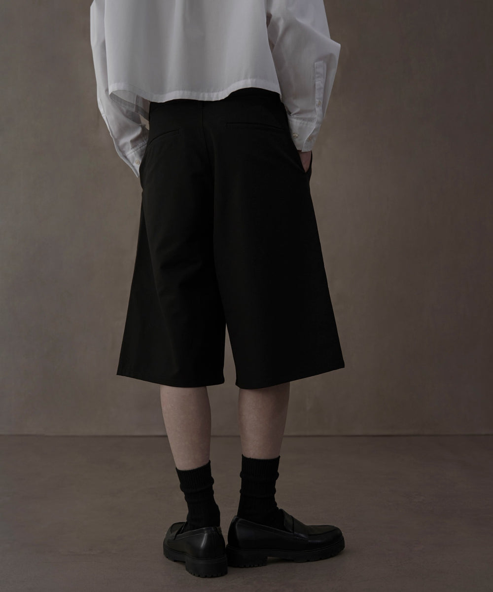 ブラック　モデル：180㎝ L着用